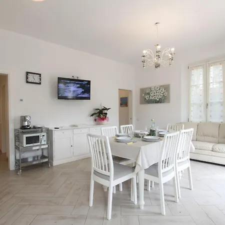 Casa vacanze Gabriele By Interhome Forte dei Marmi